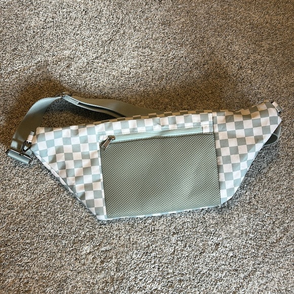 Canvelle Mint Checkered Oversized Fanny - Picture 4 of 4